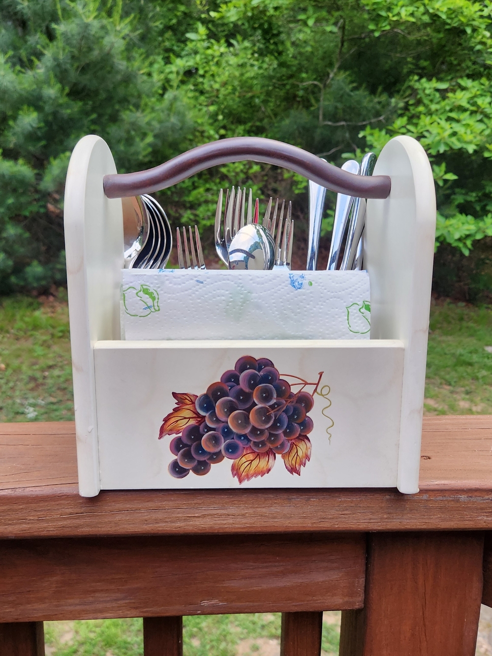 Pomerantz Wooden Utensil Caddy with Grape Motif